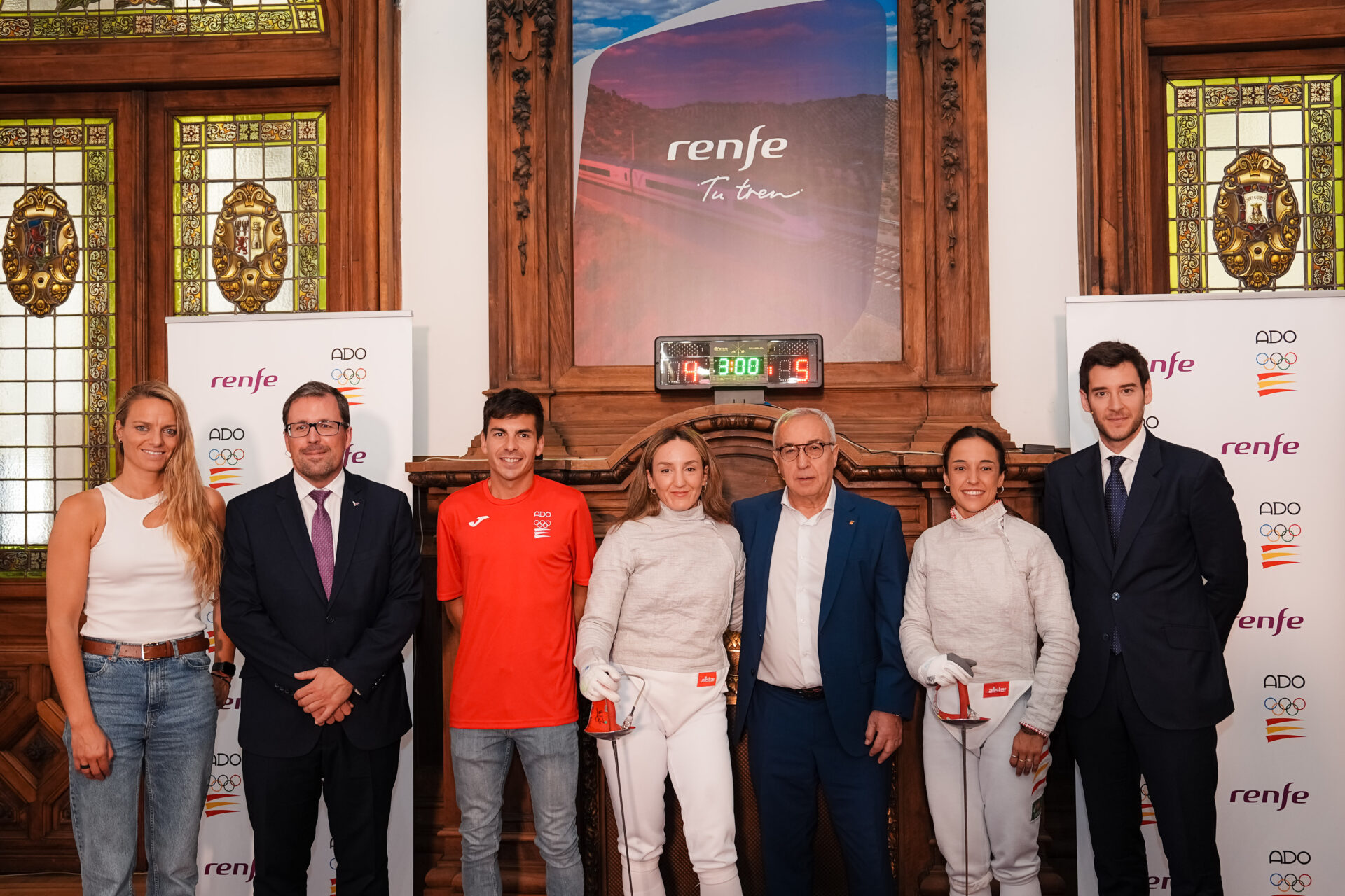 Renfe Celebra con una exhibición de esgrima su nuevo patrocinio del equipo olímpico español